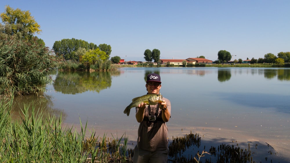 Bassangeln am Paylake bass jspinner italien lagodimarola 2651 2